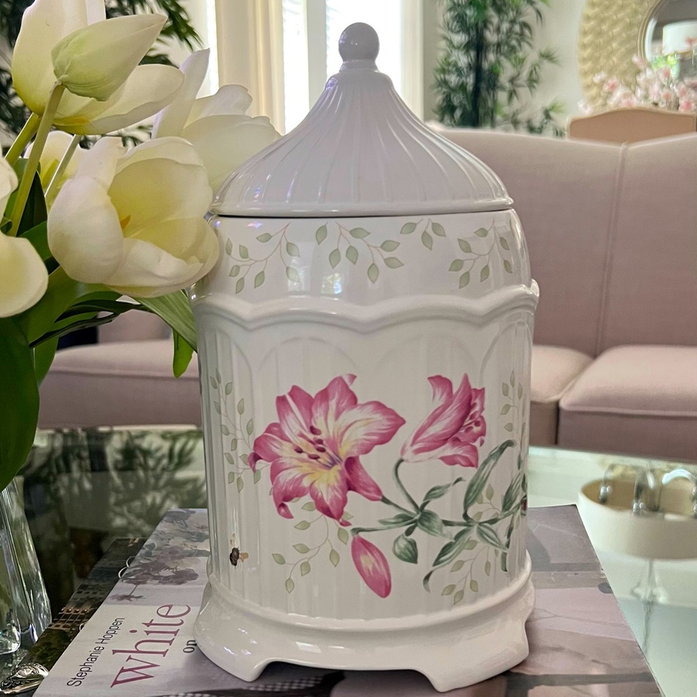 Lenox White and Pink Candle Holder with Floral Accents